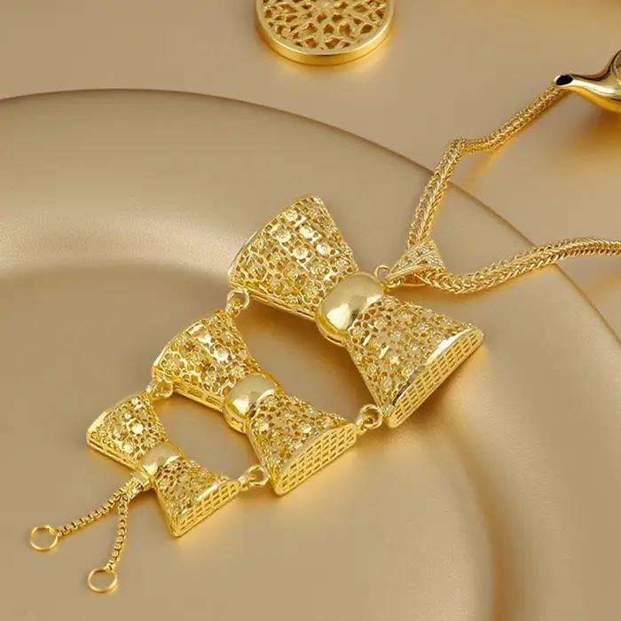 Ensemble de bijoux couleur or 24 carats