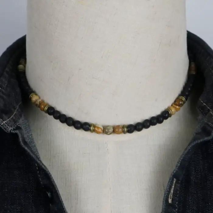 Collier Chakra ras du cou pour hommes avec pierre de lave naturelle style tribal punk pour sorties et cadeaux pour petits amis