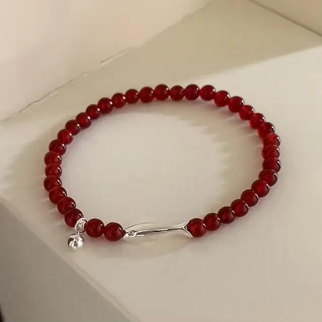 Bracelets en perles d'agate rouge couleur argent avec breloque poisson pour femmes, bijoux fantaisie animaux mignons, accessoires de luxe légers