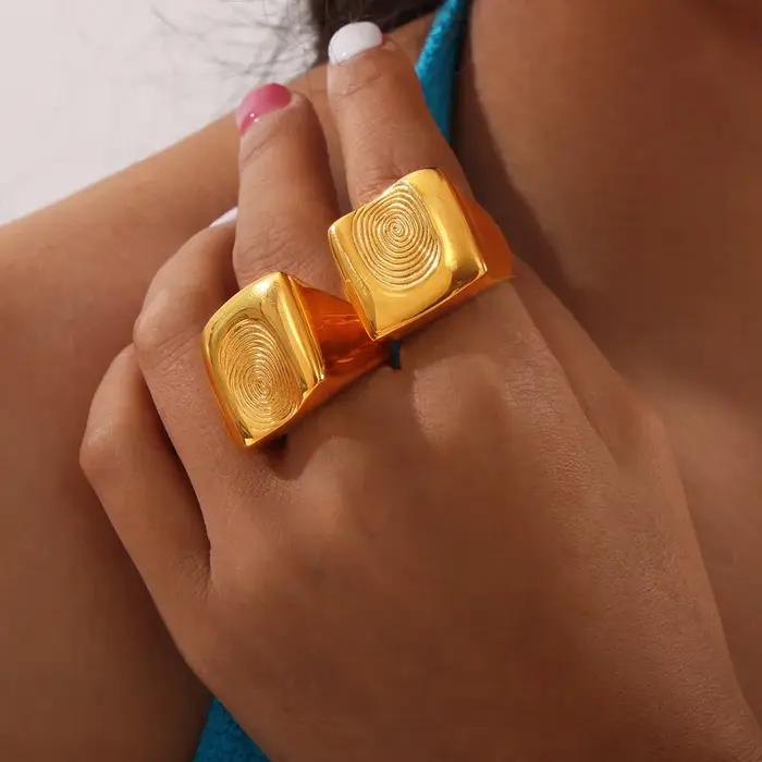 Énorme bague en acier inoxydable plaqué or 18 carats pour femme