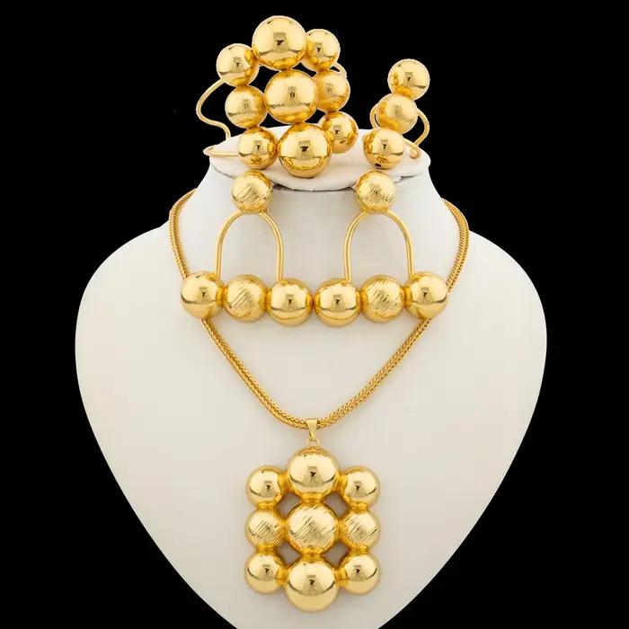 Ensemble de bijoux en plaquage or 18k avec collier, boucles d'oreilles, bracelet et bague ajustable pour femmes occasions spéciales