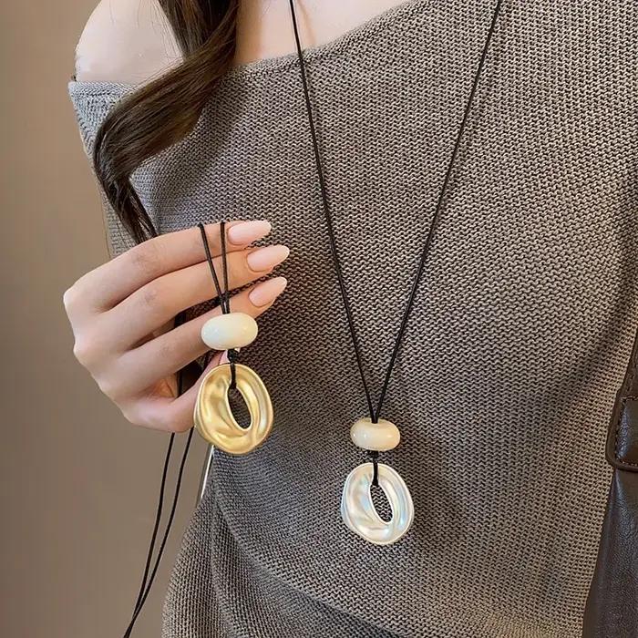 Nouveau collier pendentif irrégulier pour femme