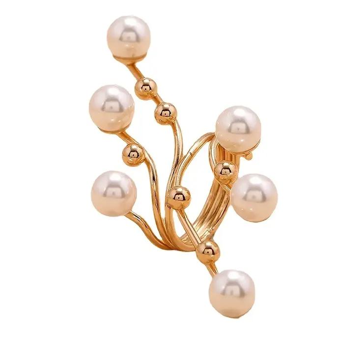 Bague en fausse perle géométrique dorée élégante