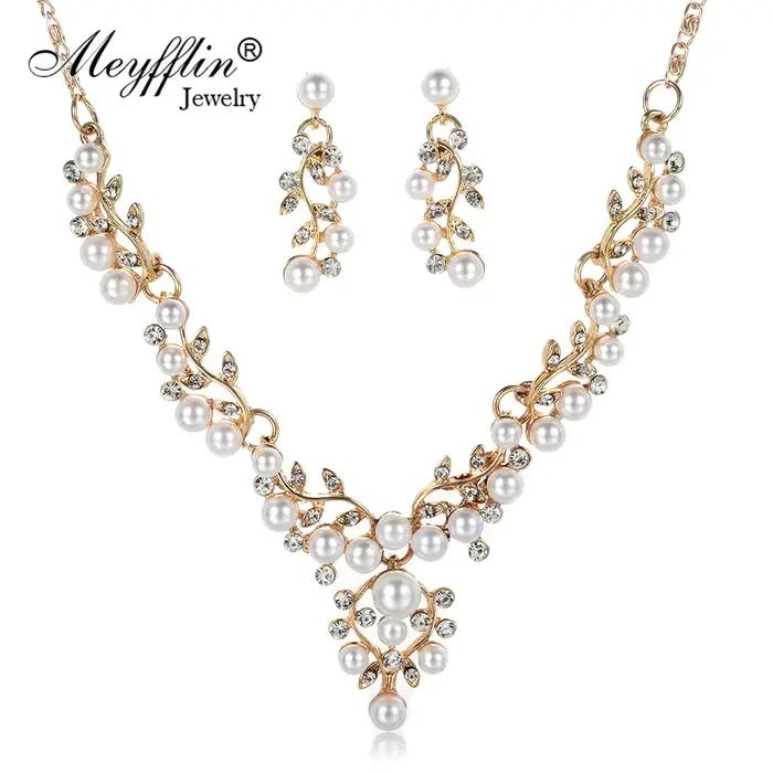 Parures de bijoux vintage en fausses perles pour femmes, collier et boucles d'oreilles tendance à motif floral, accessoires pour mariage et soirée
