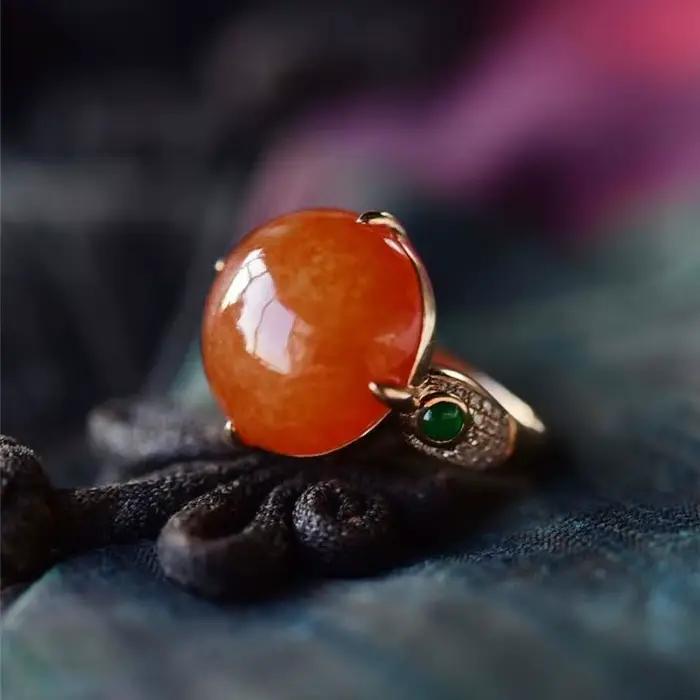 Inspiré par des bagues de fiançailles circulaires incrustées de calcédoine naturelle rouge glacé pou