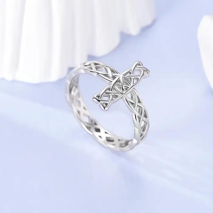 Bague croisée tressée en argent sterling 925 sertie de zirconium blanc pour femmes et filles bijou engagement élégant à offrir pour anniversaire et fiançailles