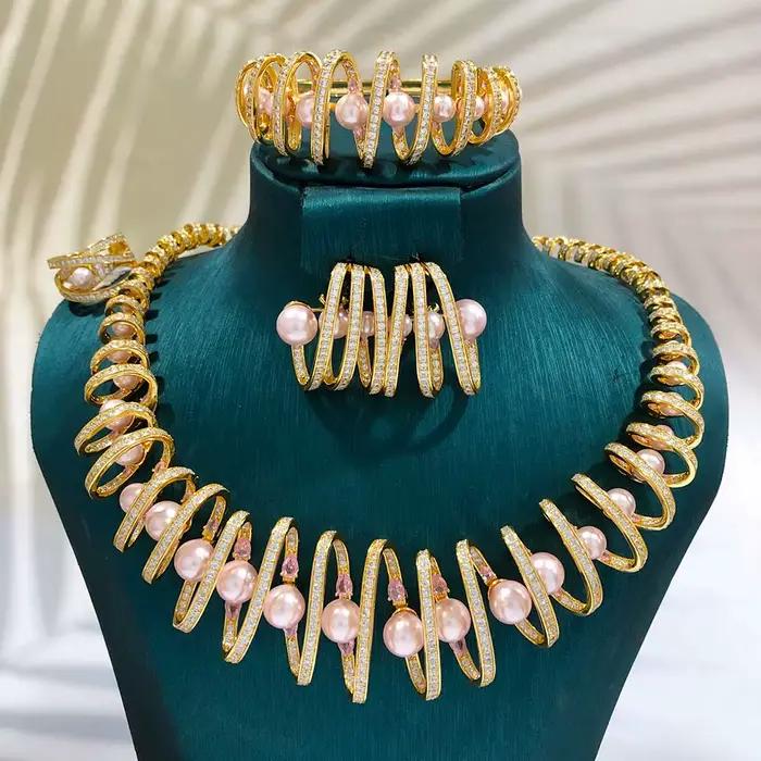Ensemble de bijoux Missvikki Bridal avec perles et cristaux de rubis – Parure spirale 4 pièces avec zircon pavé pour mariages et célébrations