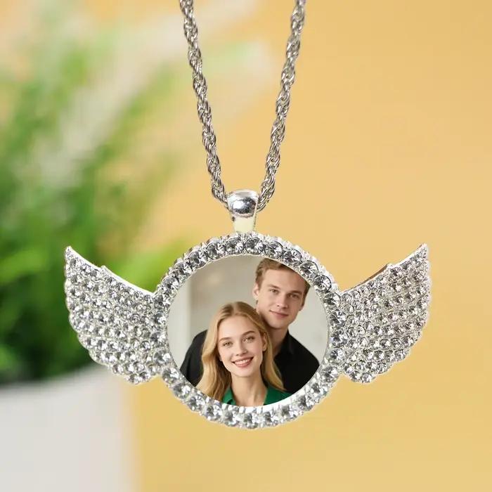 Collier personnalisé avec photo pour couples et proches pour occasions spéciales comme Saint Valentin et anniversaires
