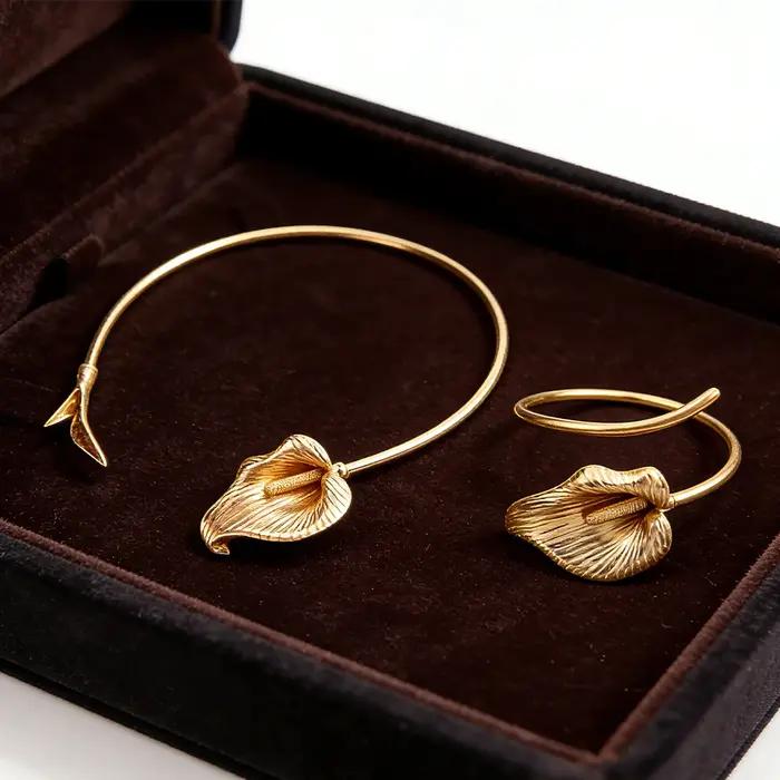 Parure de bijoux lys calla doré mat collier ras du cou ajustable bracelet floral pour femmes occasions spéciales usage quotidien cérémonies