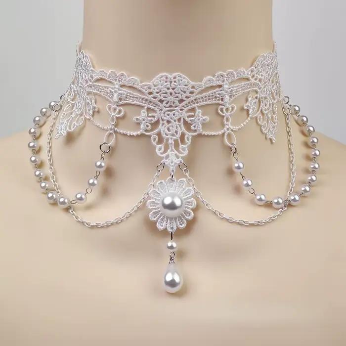 Collier de perles blanches