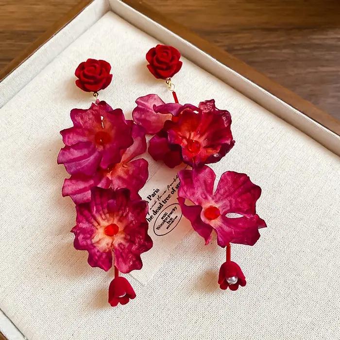 Boucles d'oreilles pendantes en forme de rose pour femme, avec perles d'imitation et pendentif en pe
