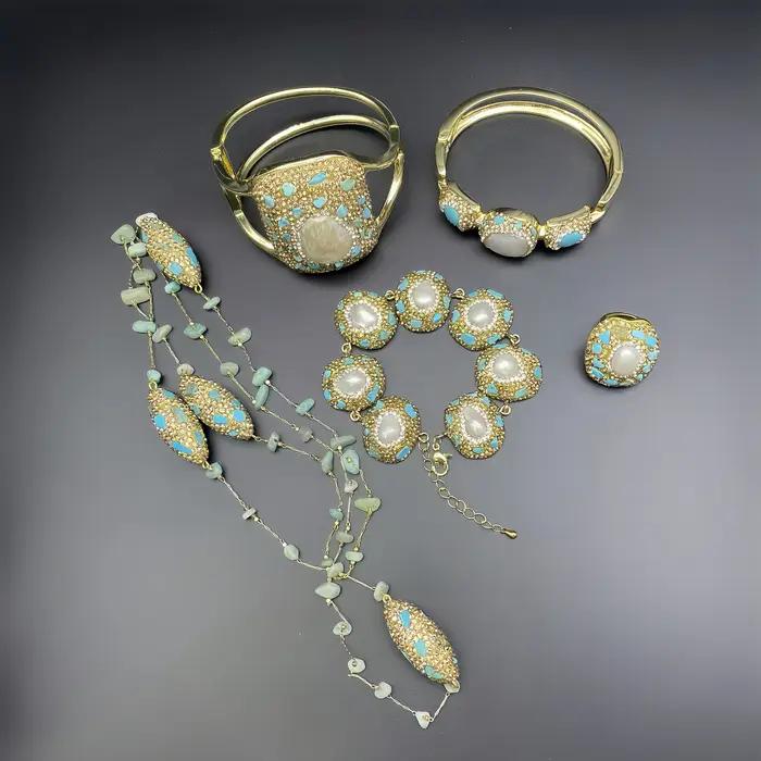 Bijoux en perles d'eau douce naturelles avec strass