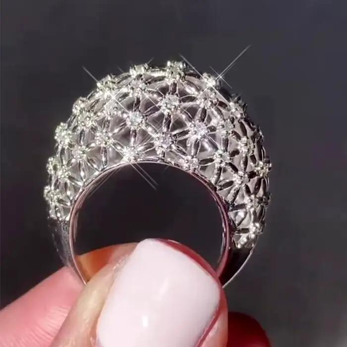 Huitan – magnifique bague de haute qualité pour femmes, bijoux de fête avec zircone brillante, accessoires d'anniversaire de luxe pour dames nobles