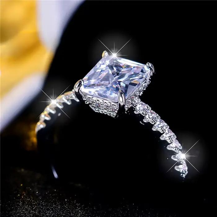 Bague de fiançailles vintage en or rose pour femme