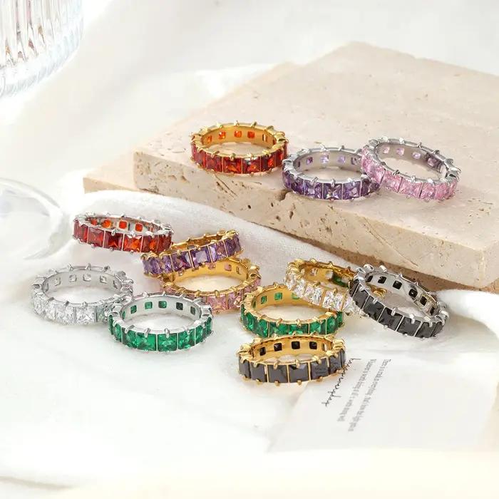 Bague en acier inoxydable plaquée or avec zircon cubique coloré pour femmes occasions spéciales partys soirées de gala et cadeaux de fête des enseignants