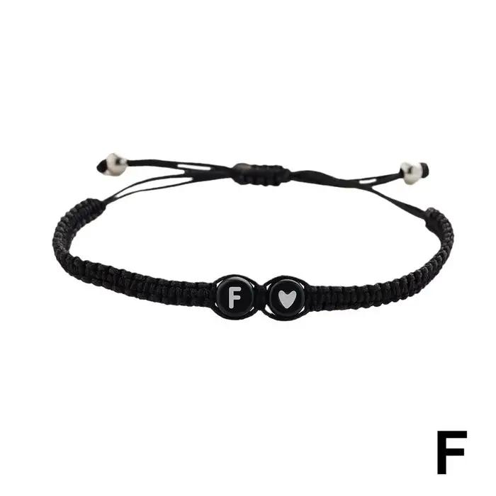 Bracelet tissé à 26 lettres, réglable, tissé à la main, tressé pour Couple, avec perles noires et blanches, accessoires de bijoux personnalisés