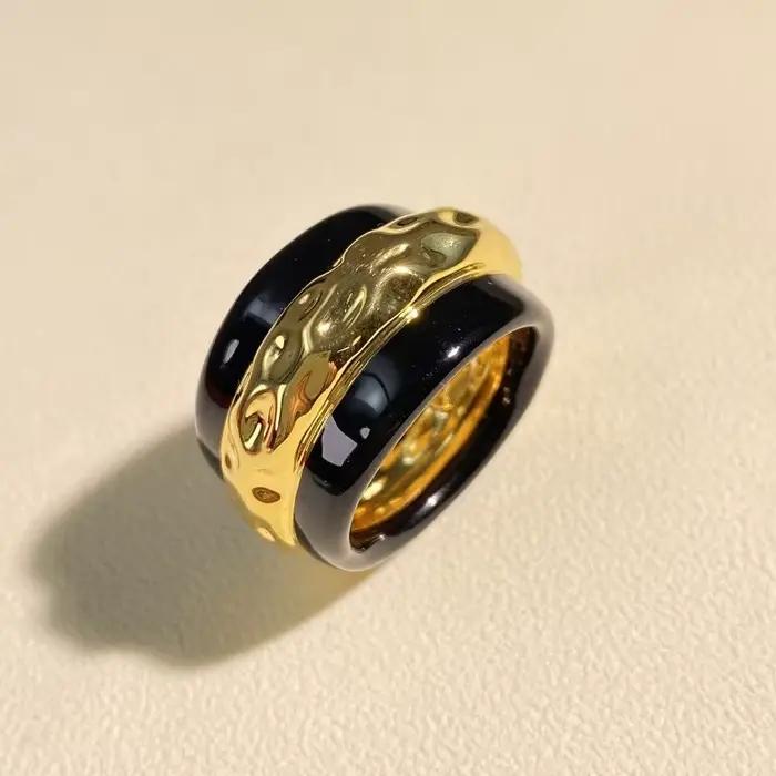Bague en or noir pour femmes style moderne bijoux de luxe haute qualité accessoires de fête tendance occasions spéciales soirée chic mariage cérémonie galas