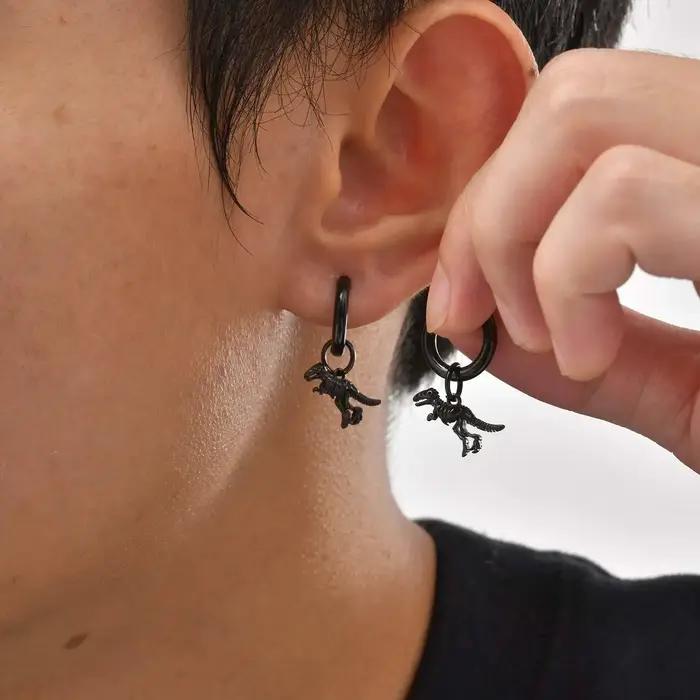 Boucles d'oreilles créoles de dinosaure hypoallergénique en acier inoxydable pour homme passionné d'histoire jurassique et de science