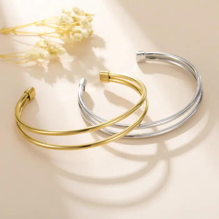 Bracelet Boho Cooltime en acier inoxydable pour femmes avec ouvertures minimalistes et finitions plaquées or rhodium pour occasions spéciales