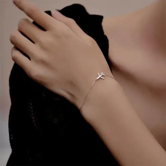 Bracelet d'avion Simple et brillant, polyvalent, à la mode, en alliage plaqué argent, accessoire de bijoux à main pour femmes