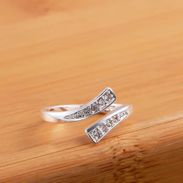 Bague de luxe en or 18 carats avec zircon pour femmes