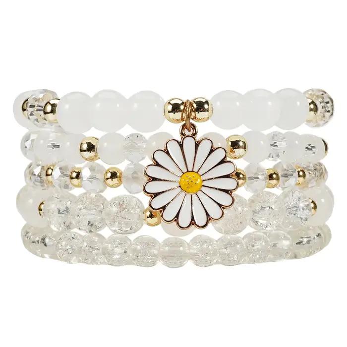Bracelets bohémiens ornés de breloques marguerites et perles de cristal colorées pour femmes, accessoire de bijouterie de main pour l'été et la plage, chaînes de poignet style bohème