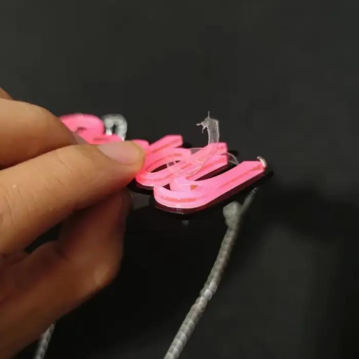 Collier pendentif lettres papa pour femmes, bijoux roses, accessoires acryliques à paillettes
