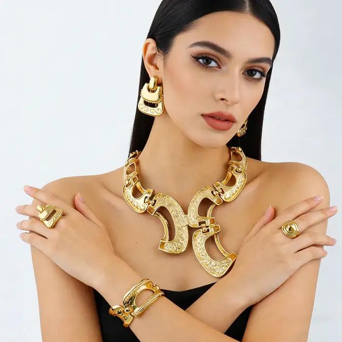 Nouvel ensemble de bijoux exagérés couleur or de Dubaï