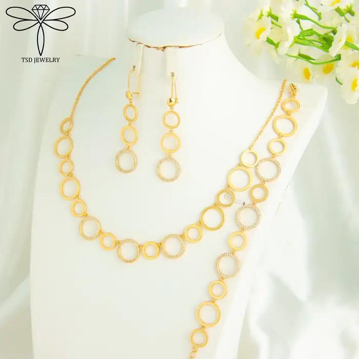 Ensemble de bijoux en zircone plaqué or 21 carats