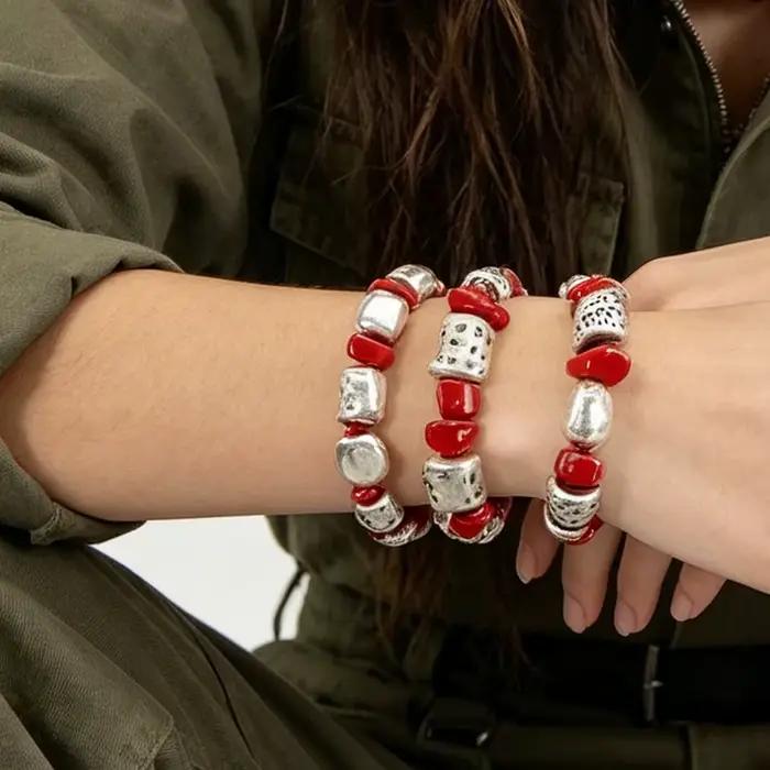 Ensemble de trois bracelets à perles rouges et argent vieilli style bohème pour femme