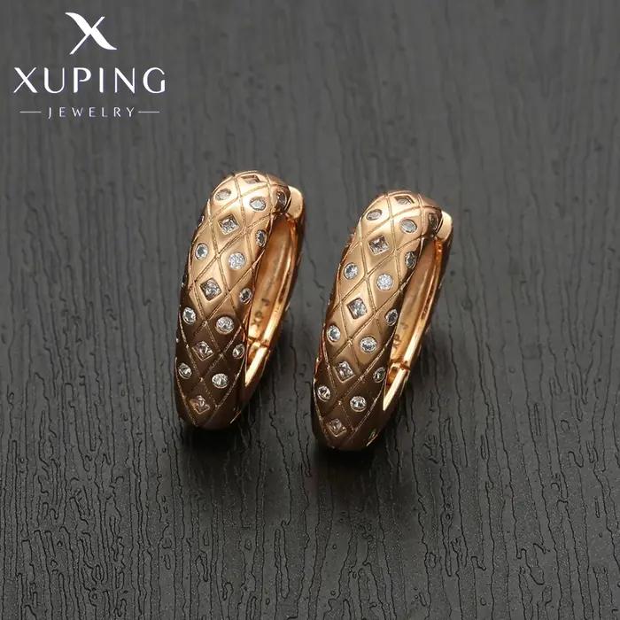 Boucles d'oreilles créoles dorées aux pierres blanches pour femmes style punk occasions spéciales cadeau de fête