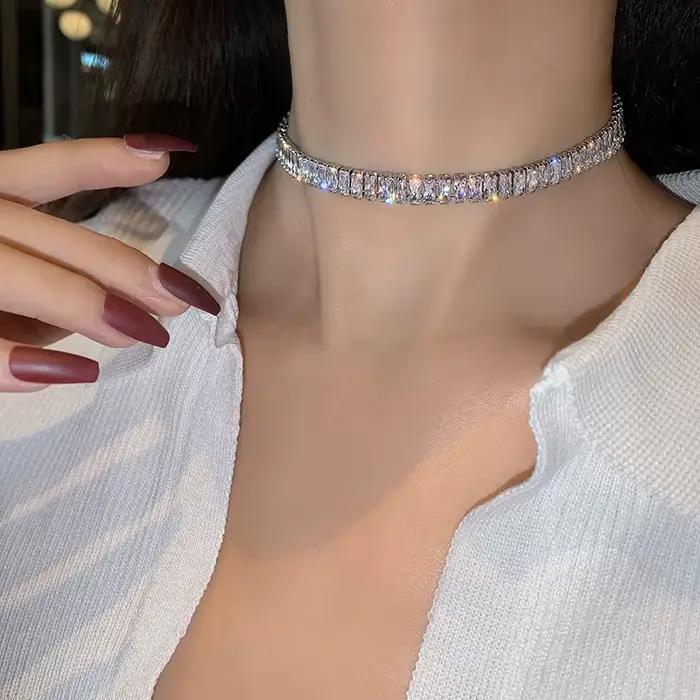Collier en acier inoxydable brillant avec zircon pour femme, collier ras du cou simple et réglable a