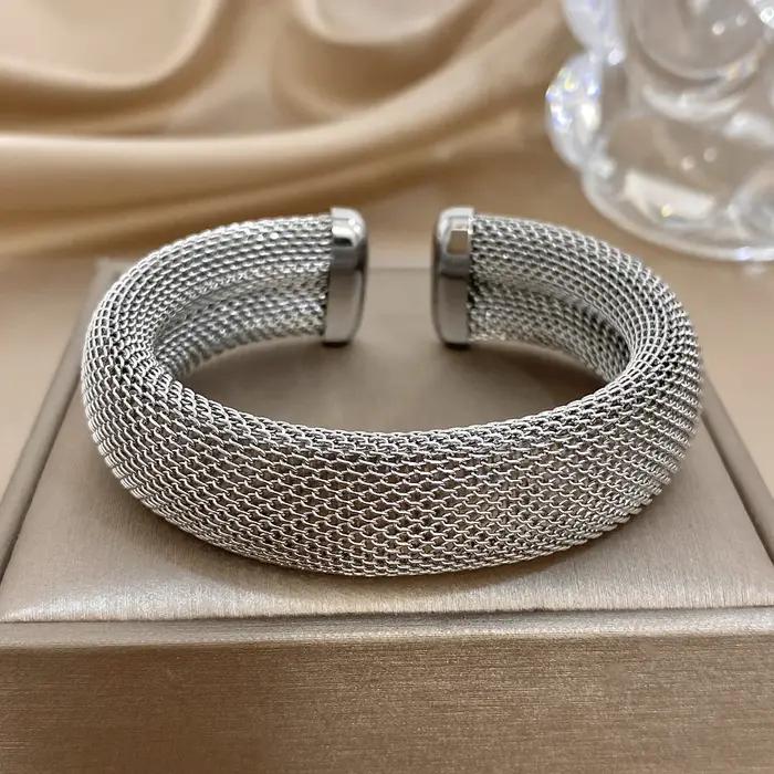 Bracelet manchette Greatera en acier inoxydable finition or ou rhodium style classique géométrique pour hommes et femmes occasions spéciales