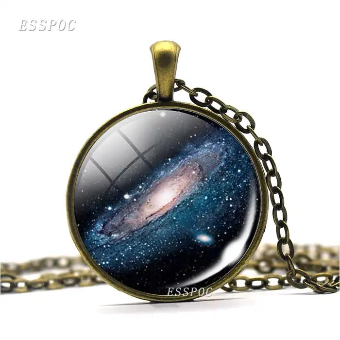 Collier de nébuleuse, pendentif astronomie de la galaxie