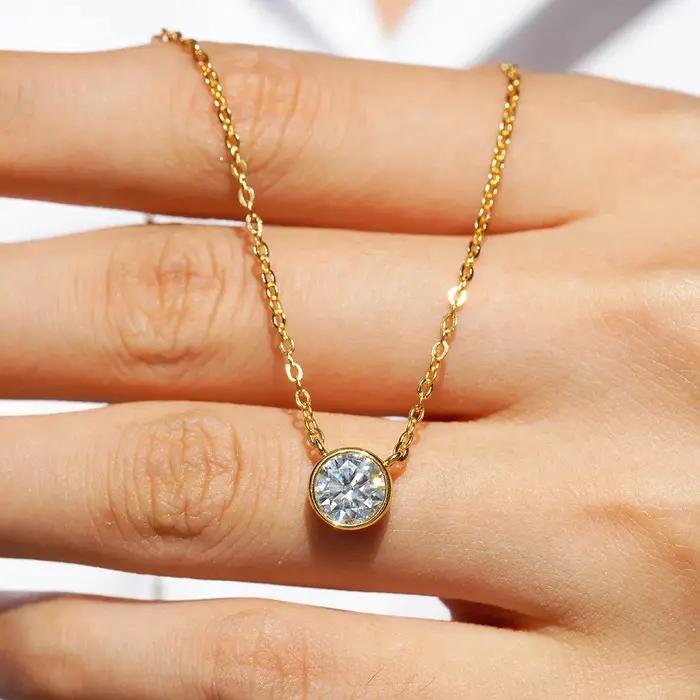 M-JAJA 1ct lunette Moissanite pendentif collier diamant