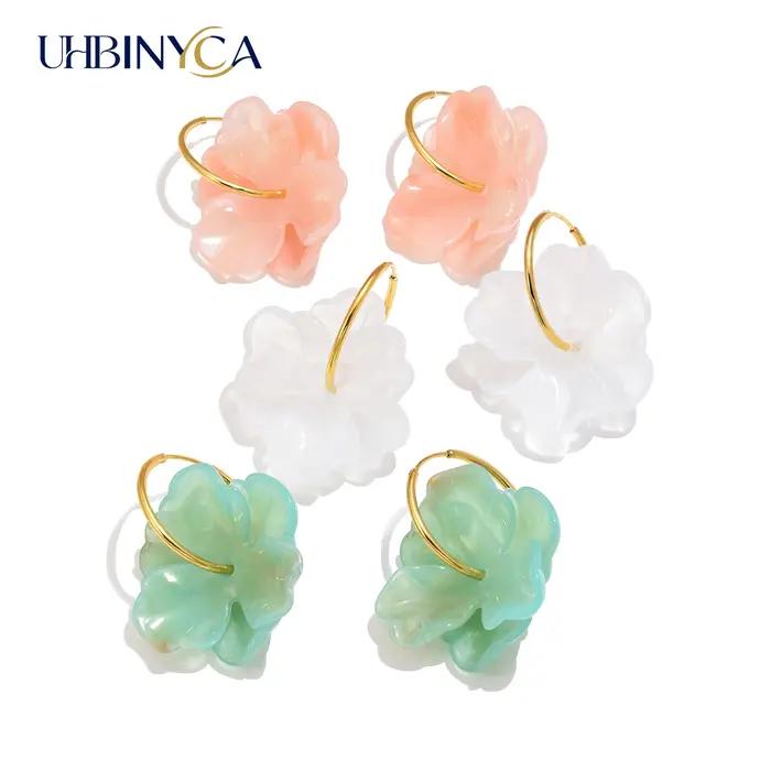 Boucles d'oreilles fleuries en acier inoxydable plaqué or pour femmes romantiques et mignonnes occasions spéciales et quotidienne