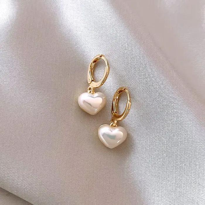 Boucles d'oreilles pendantes en forme de cœur et de perles pour femmes, Design classique, bijoux à la mode, accessoires de tempérament doux pour filles, 2025
