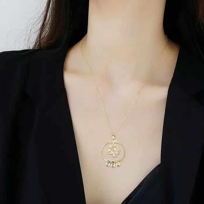Collier personnalisé avec noms de famille et pierre de naissance pour la fête des mères cadeau unique bijou familial occasions spéciales
