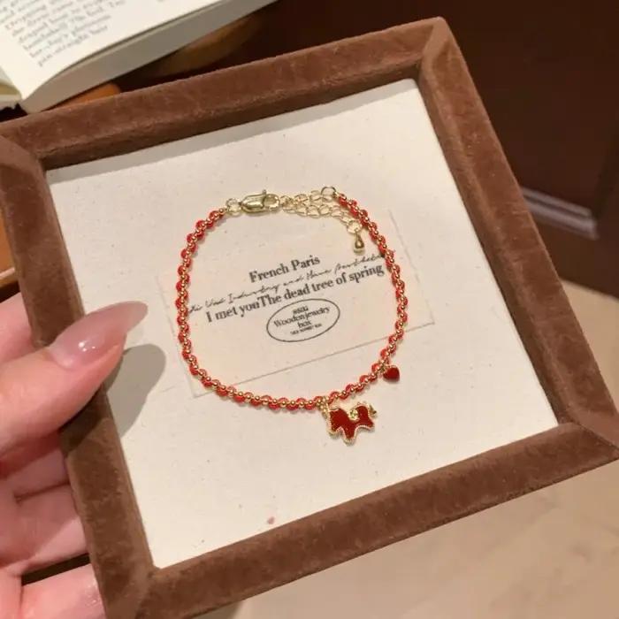 Nouveau Bracelet en Corde Rouge Cheval du Zodiaque 2026 pour Femme