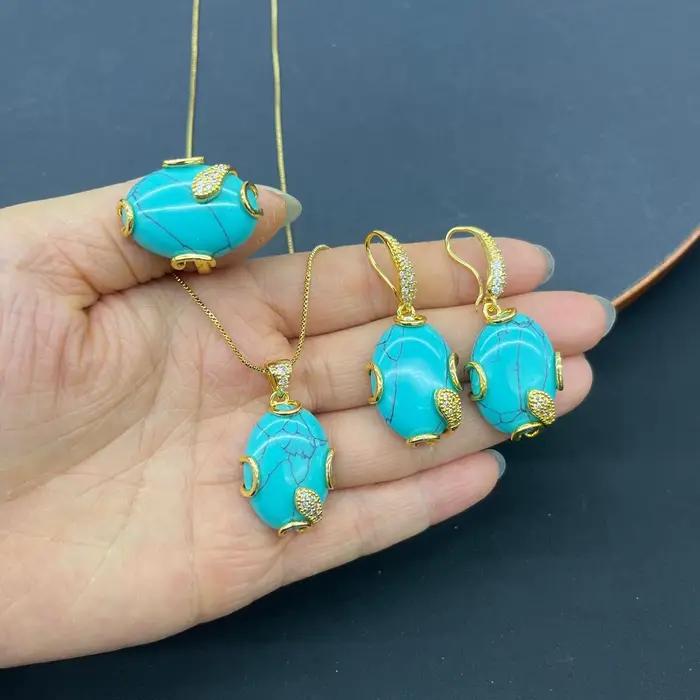 Ensemble de trois pièces en pierre naturelle, style luxe léger, bague incrustée plaquée or, boucles d'oreilles, collier, ensemble de bijoux tendance pour femmes