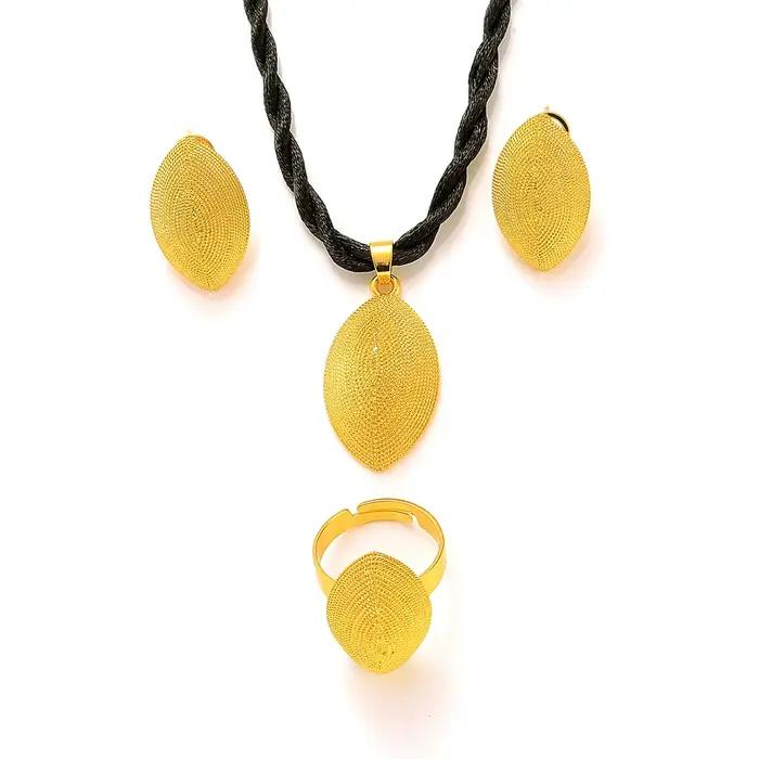 Ensemble de Bijoux Africains en Alliage de Cuivre Doré pour Femmes Occasions Spéciales Collier Boucles d'Oreilles Bague Redimensionnable