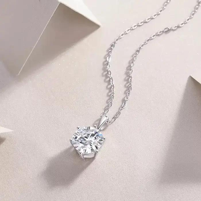 NANA VIVI Collier élégant et scintillant pour femme, accessoire de bijouterie