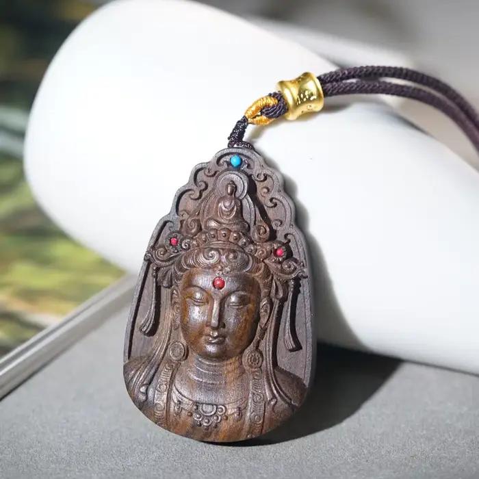 Collier pendentif Guanyin en bois d'agar sculpté pour hommes et femmes, amulette de paix et de bénédiction, cadeaux