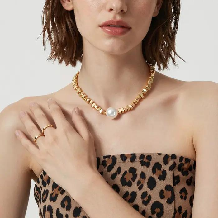 Liora – colliers élégants avec pendentif en Imitation de perles pour femmes, chaîne de perles irrégulières en acier inoxydable, ras du cou, bijoux de fête à la mode