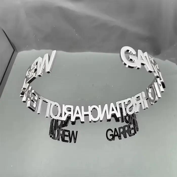 Bracelet personnalisé avec nom, bracelet en acier inoxydable personnalisé, bracelet ouvert en or 18 carats pour femme, cadeau pour la fête des mères