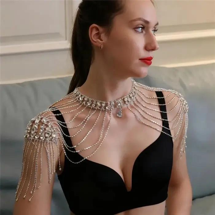 Collier de épaule en strass au design luxueux