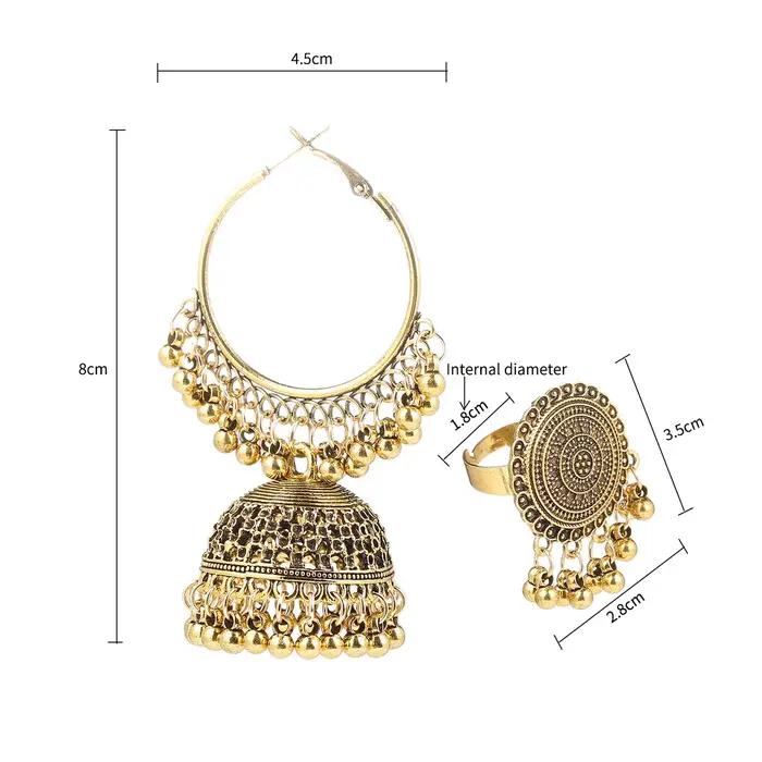 Ensemble de Boucles d'Oreilles et Bagues à Pompon pour Femme