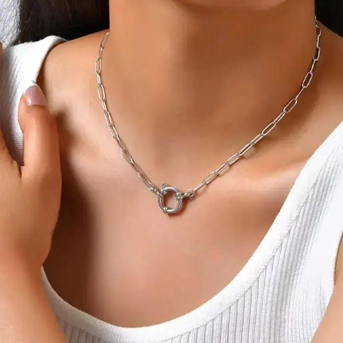 Collier ras-du-cou pour femme en acier inoxydable avec fermoir marin, chaîne à maillons trombone géo