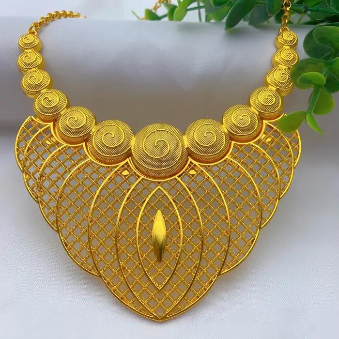 Nouvel ensemble de colliers indiens couleur or 24 carats