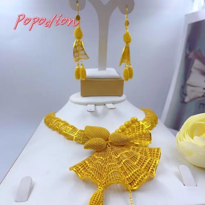 Ensemble de bijoux plaqué or 24 carats pour femmes avec collier et boucles d'oreilles romantiques pour soirées et mariages